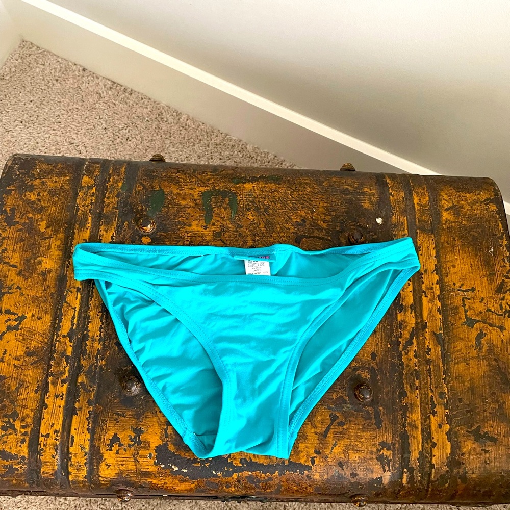🌴$5 when bundled swim bottom